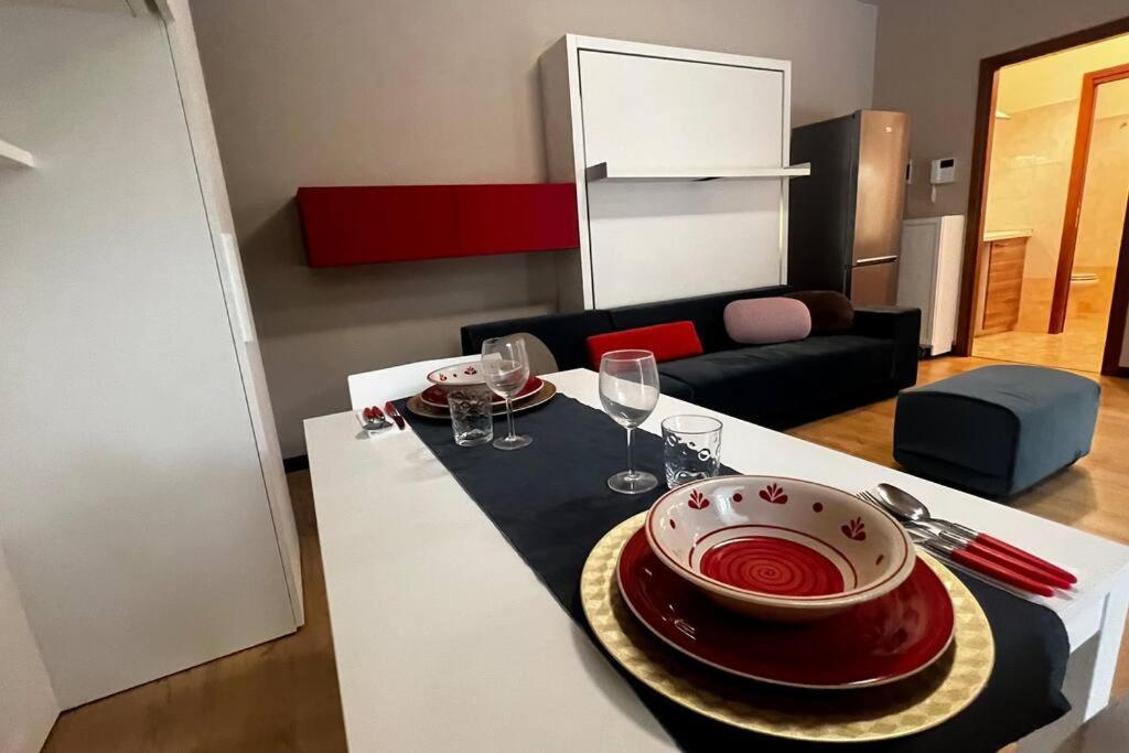 Апартаменти Urban House - Comfy Flat Navigli Milan Center Екстер'єр фото